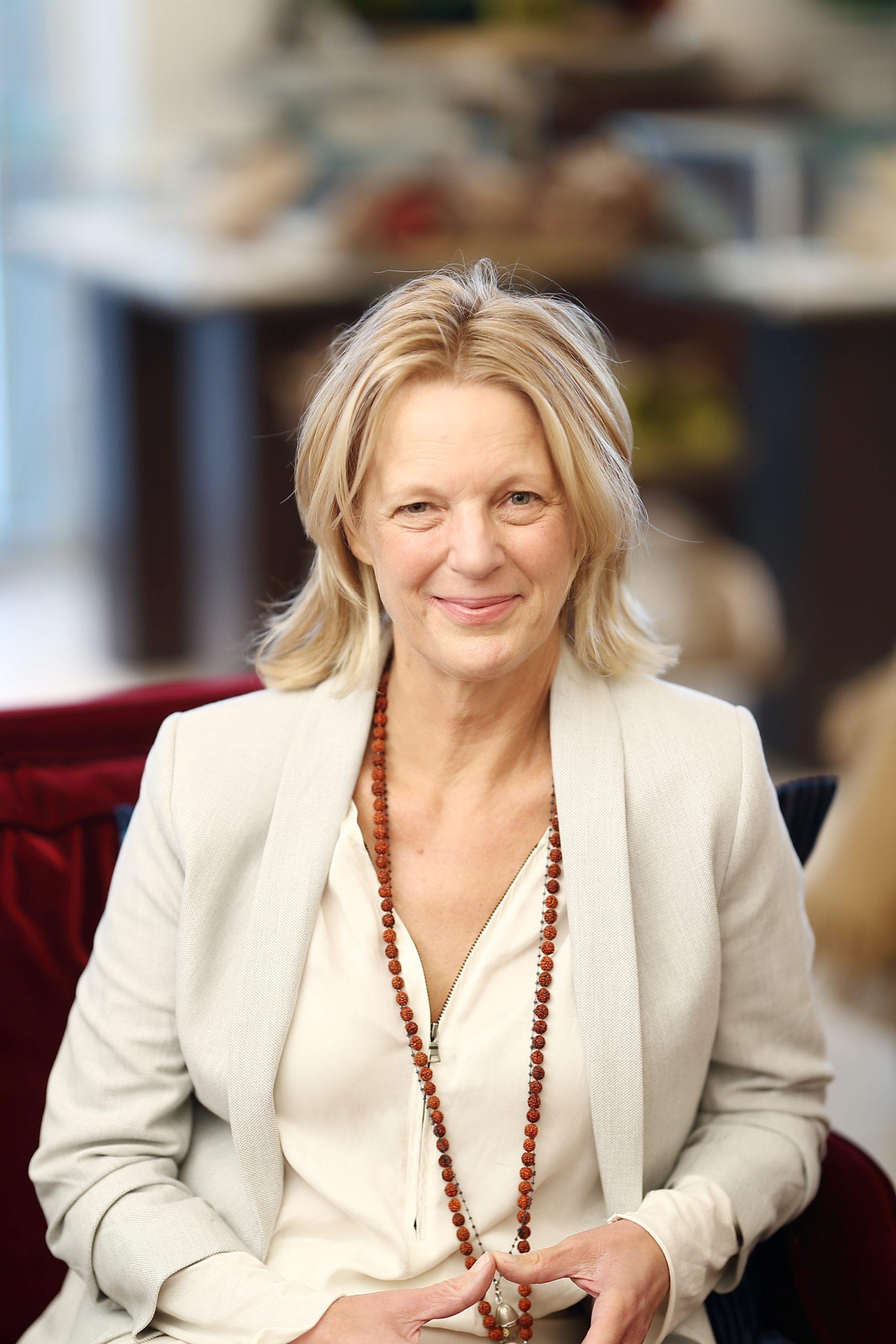 Picture of Elizabeth Irvine