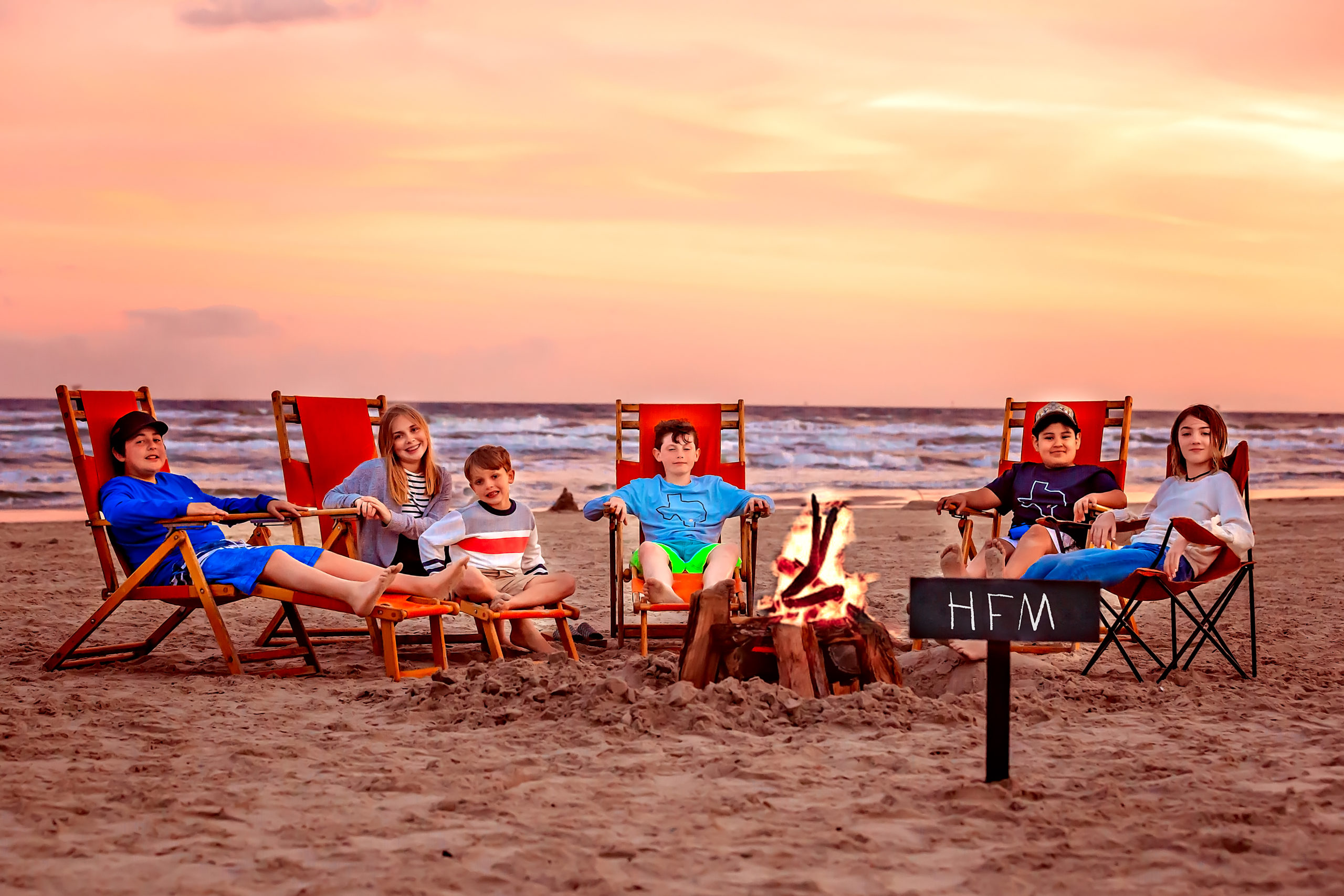The kids all enjoyed a beach side bonfire with hotdogs and s’mores.